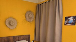 Room - Cozy 1-Bedroom Apartment in Sousse with Outdoor Kitchen and Balcony (Sousse)