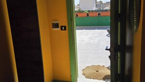 Interior - Cozy 1-Bedroom Apartment in Sousse with Outdoor Kitchen and Balcony (Sousse)