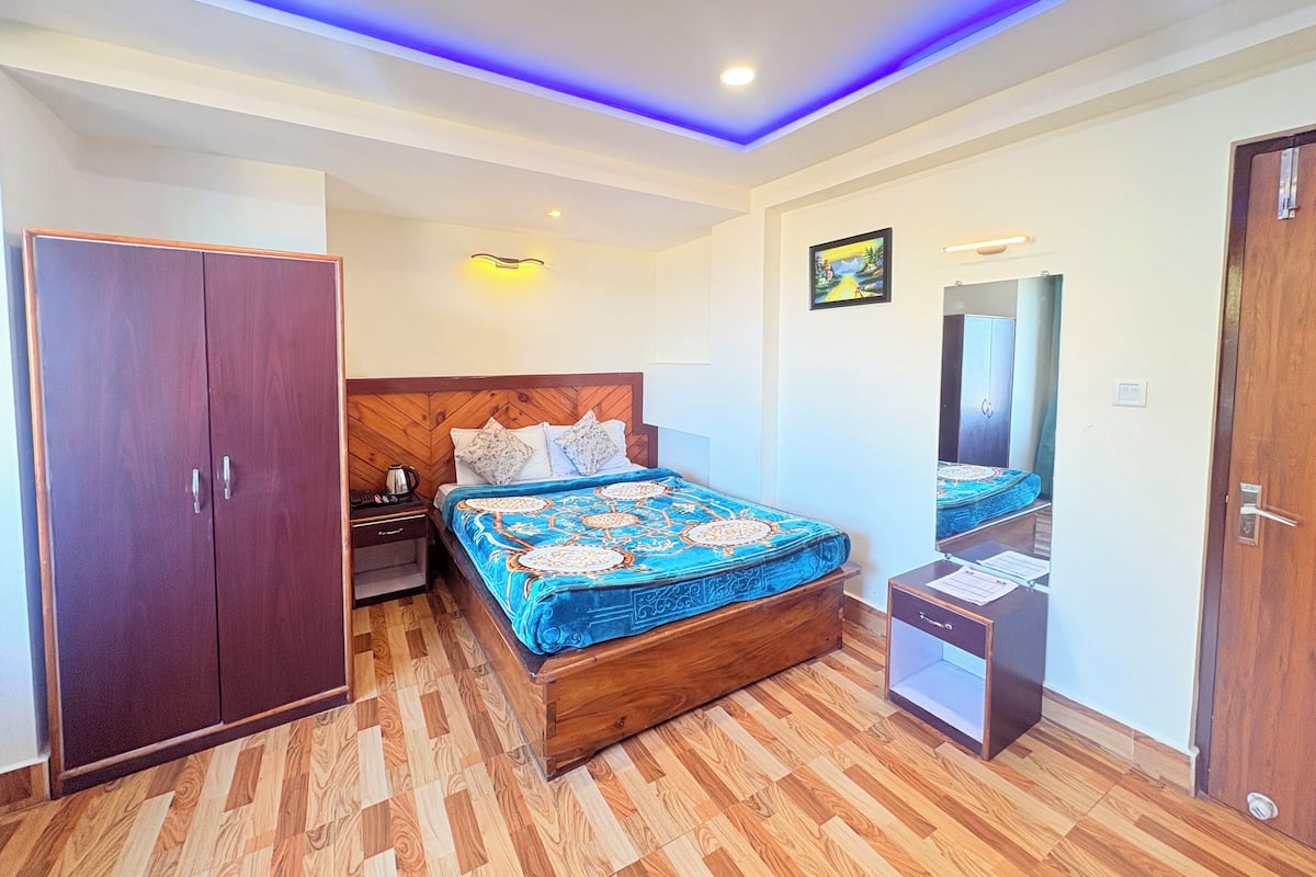 Habitación doble Deluxe | Escritorio y wifi gratis