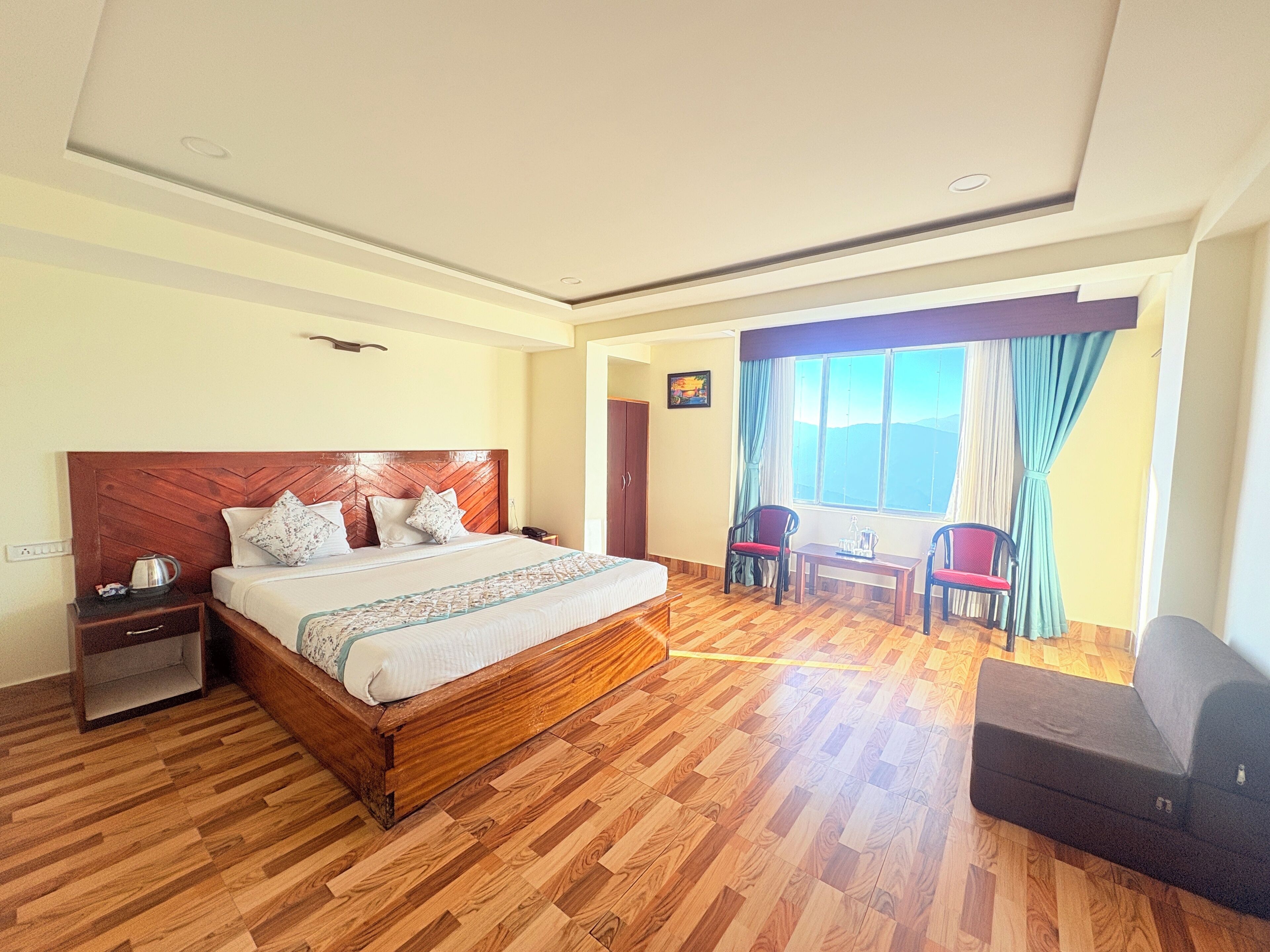 Habitación triple superior | Escritorio y wifi gratis 