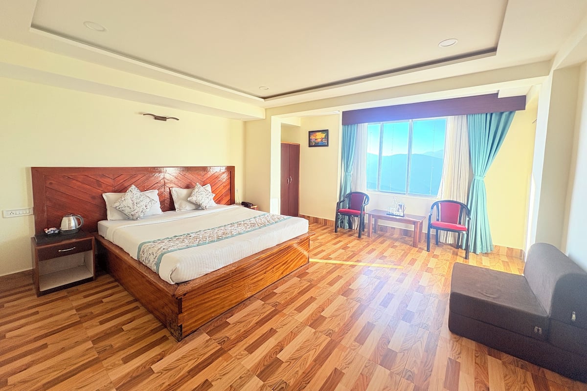 Habitación triple superior | Escritorio y wifi gratis