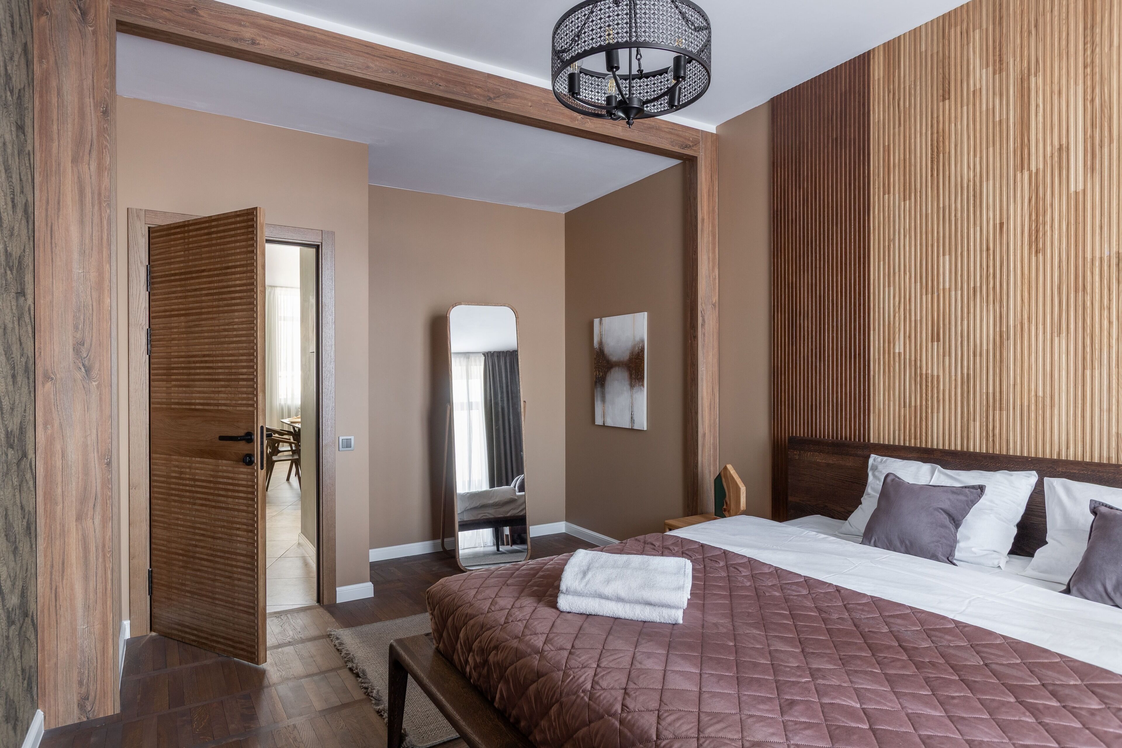 Lyxlägenhet - balkong - utsikt mot staden | Sängtillbehör av högsta kvalitet och mörkläggningsgardiner