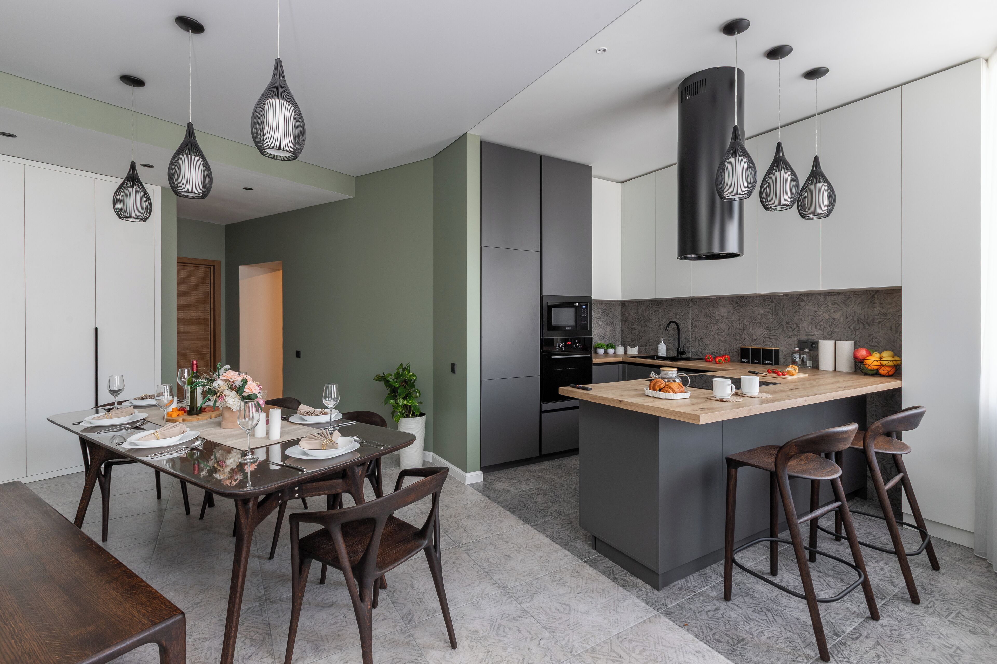 Apartamento superluxo, sacada, vista para a cidade | Cozinha privada | Chaleira elétrica, produtos de limpeza