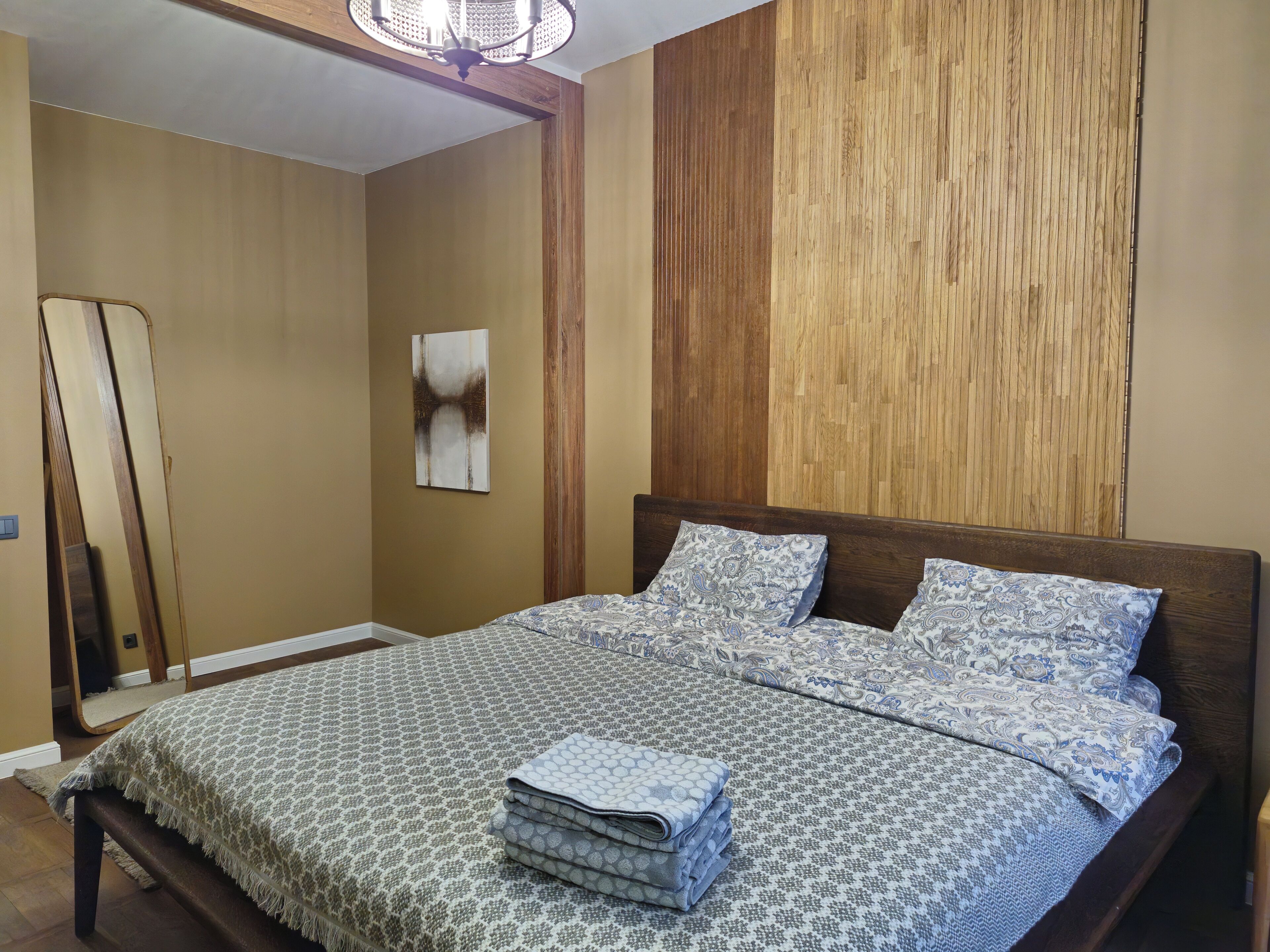 Lyxlägenhet - balkong - utsikt mot staden | Mörkläggningsgardiner, ljudisolering och strykjärn/strykbräda