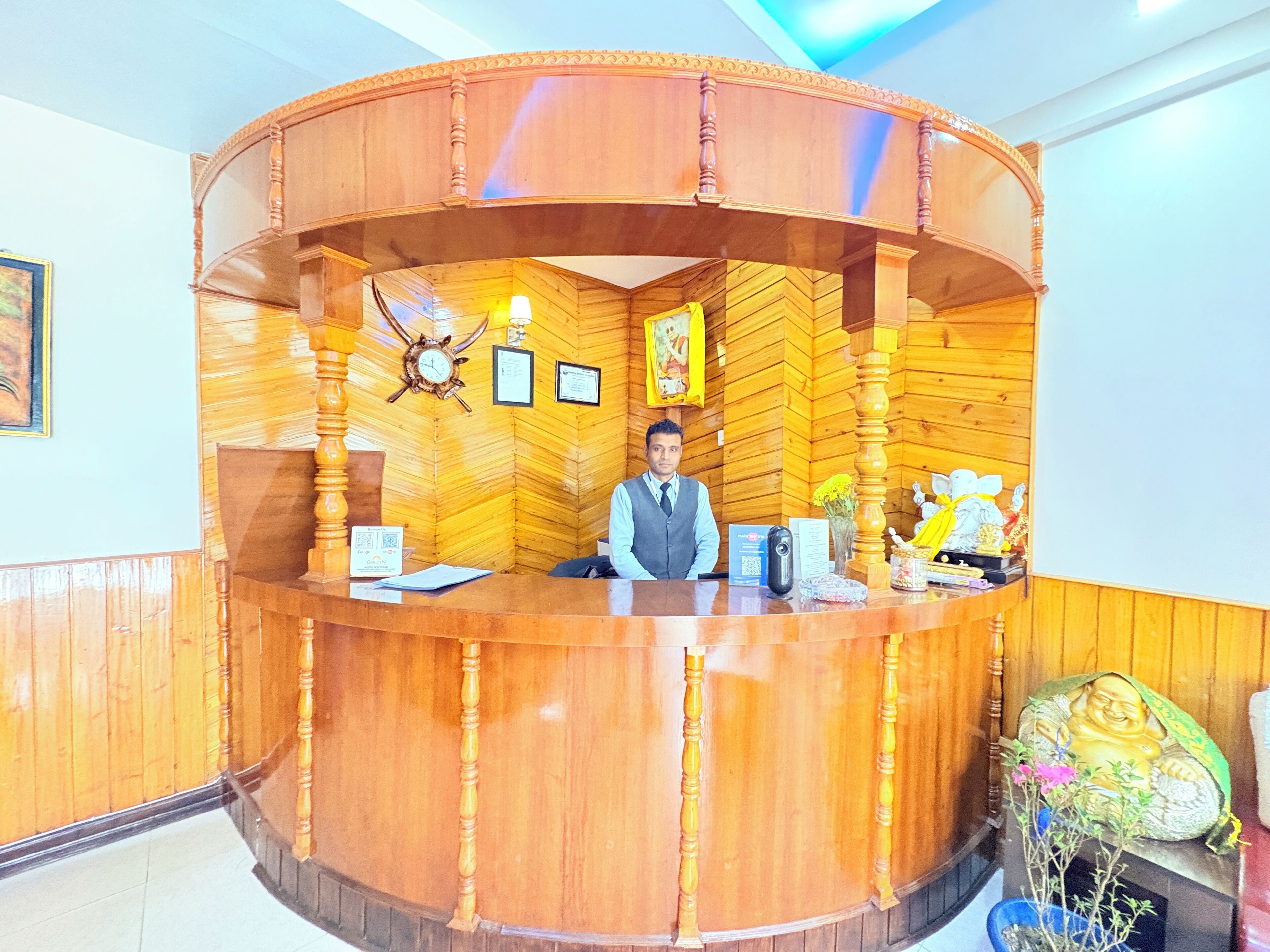 ฝ่ายต้อนรับ