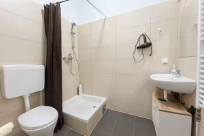 Basic-Apartment | Badezimmer