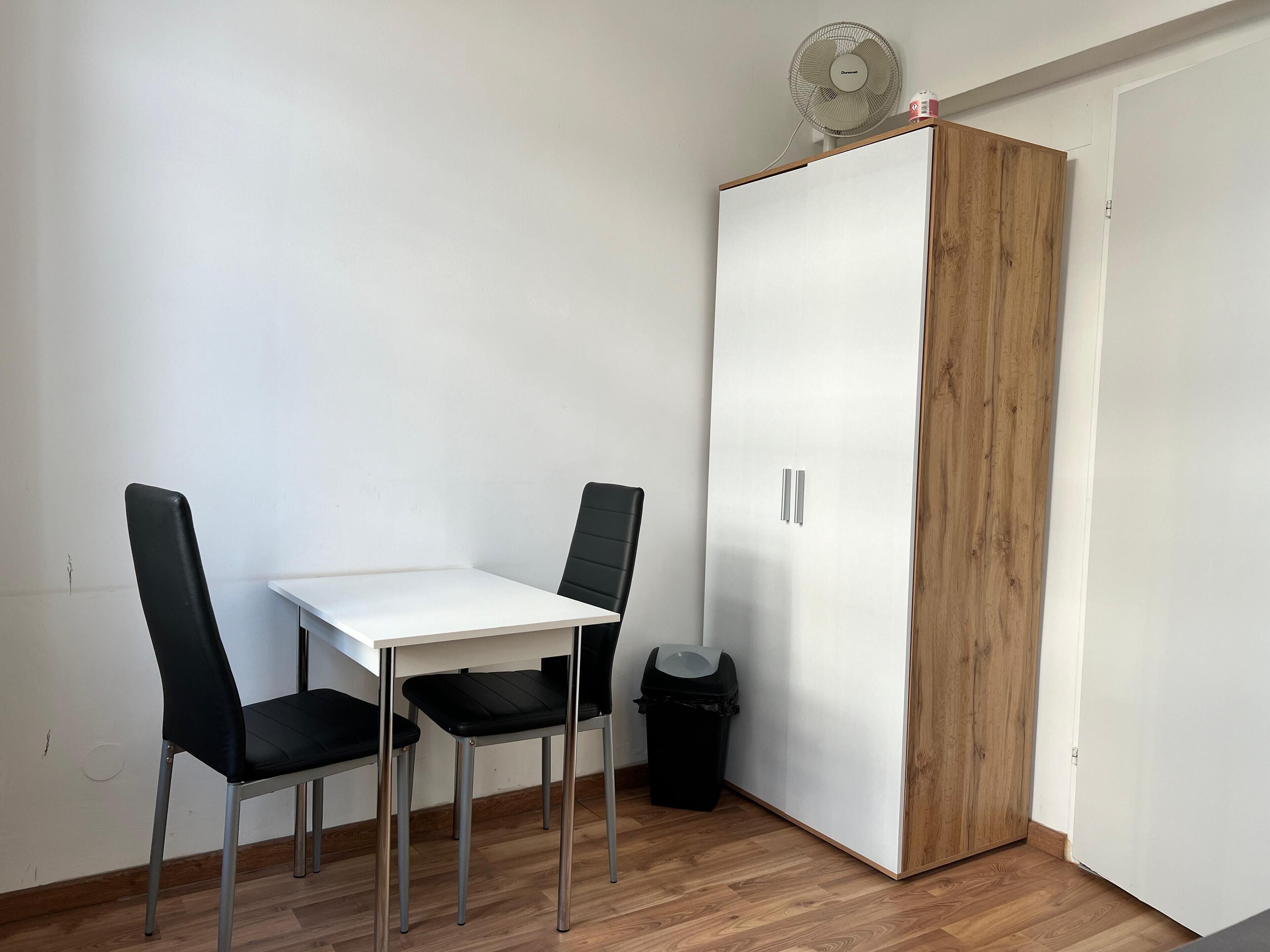 Basic-Apartment | Bügeleisen/Bügelbrett, kostenloses WLAN