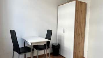 Basic-Apartment | Bügeleisen/Bügelbrett, kostenloses WLAN