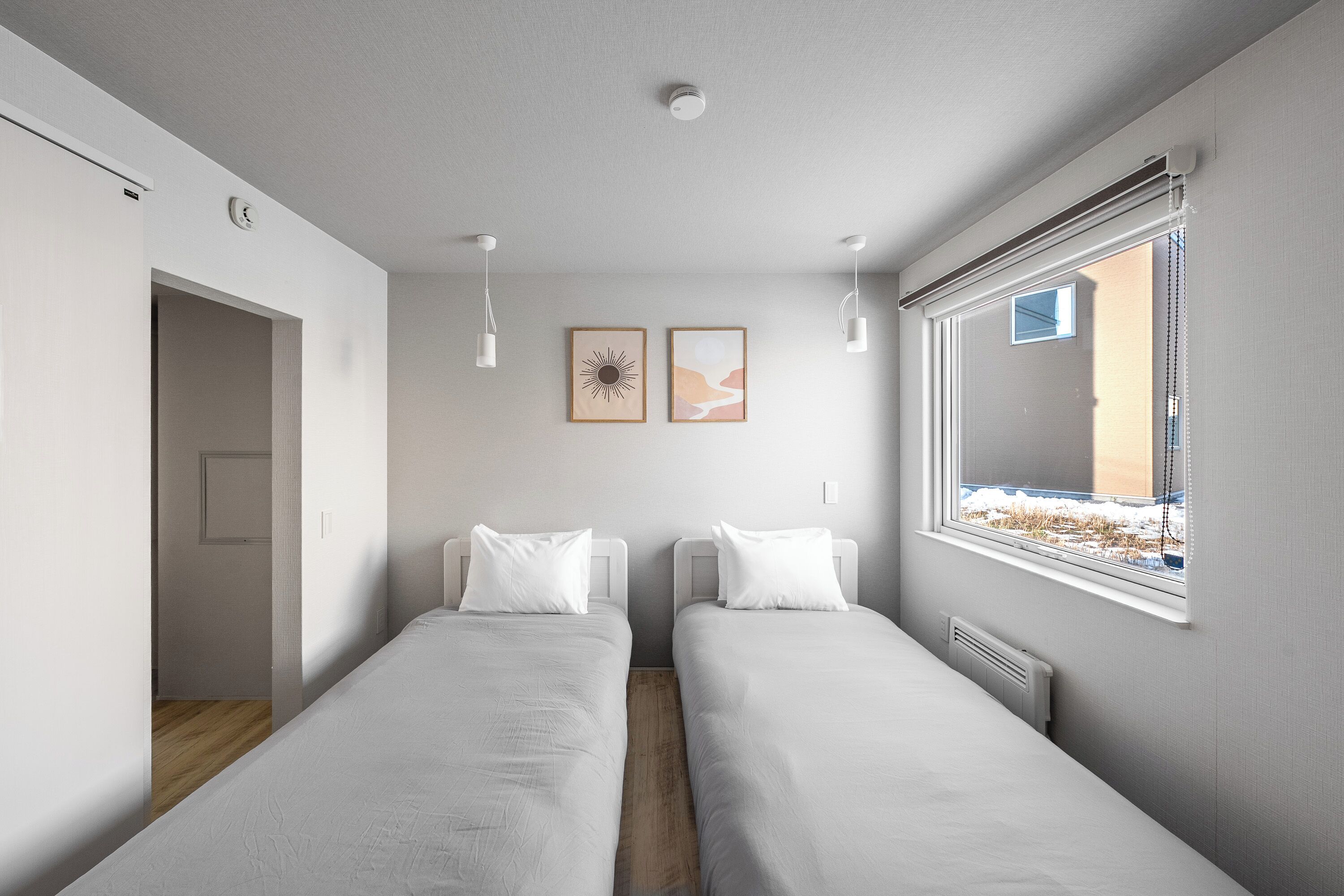 مكواة/لوح كي وواي فاي مجانًا وملاءات أسرّة