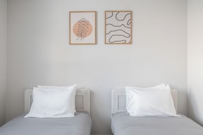 Iron/ironing board, free WiFi, bed sheets - SERENE TERRACE (Asahikawa)