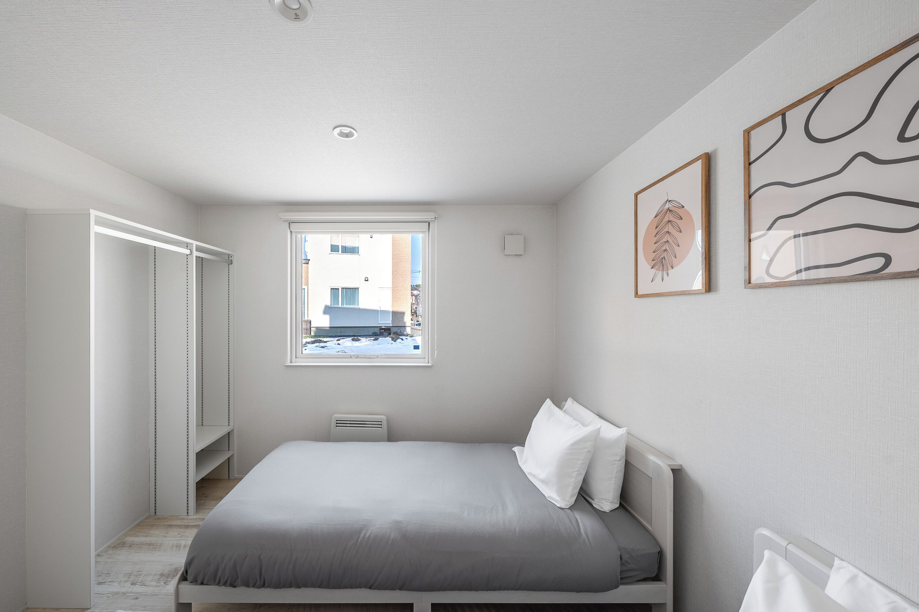 Een strijkplank/strijkijzer, gratis wifi