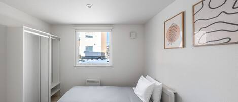 Iron/ironing board, free WiFi