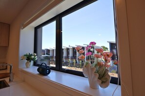 Interior - Bright 2BR House: Steps Away from Te Kaha Stadium (Christchurch)