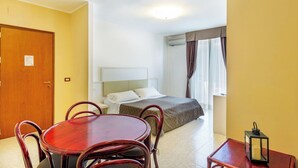 Unclassified image, 5 of 9, button - Apartment in Alghero with 0 bedrooms sleeps 2 (Alghero)