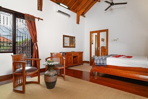Villa, 3 Bedrooms, Private Pool | Egyptian cotton sheets, premium bedding, cribs/infant beds - Sansari Villa Sanur (Denpasar)