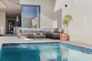 Pool - Luxury 4R Pool Villa in Sandstone by Bocobay (Noord)