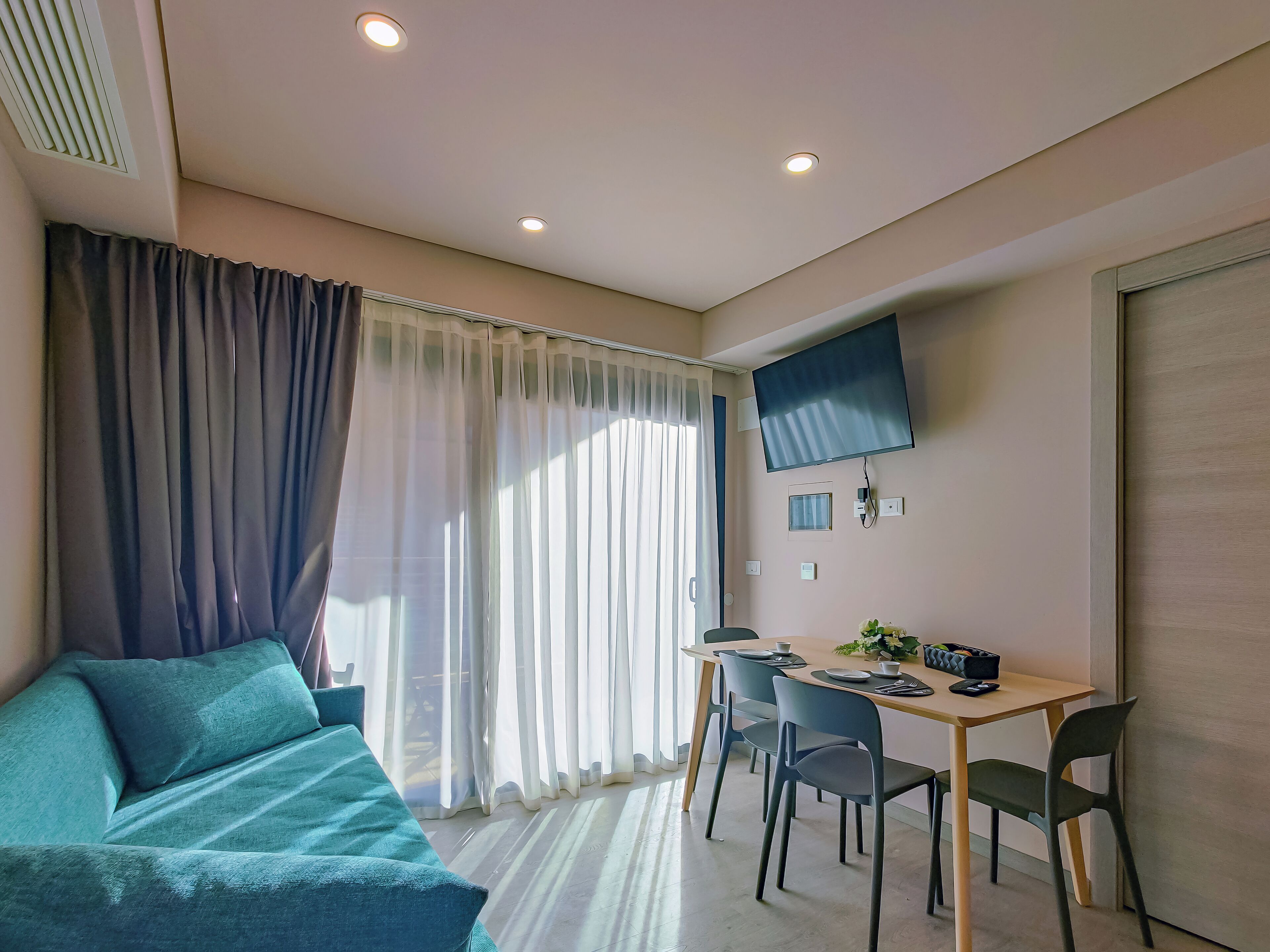 Mobile Home, Mountain View | Private kitchen | Full-size fridge, microwave, oven, stovetop