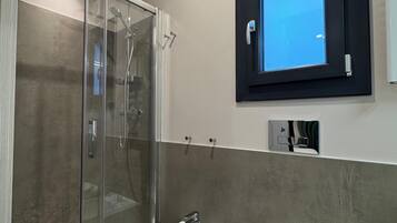 Mobile Home, Mountain View | Bilik Mandi | Pancuran mandi, kelengkapan dandanan diri percuma, pengering rambut