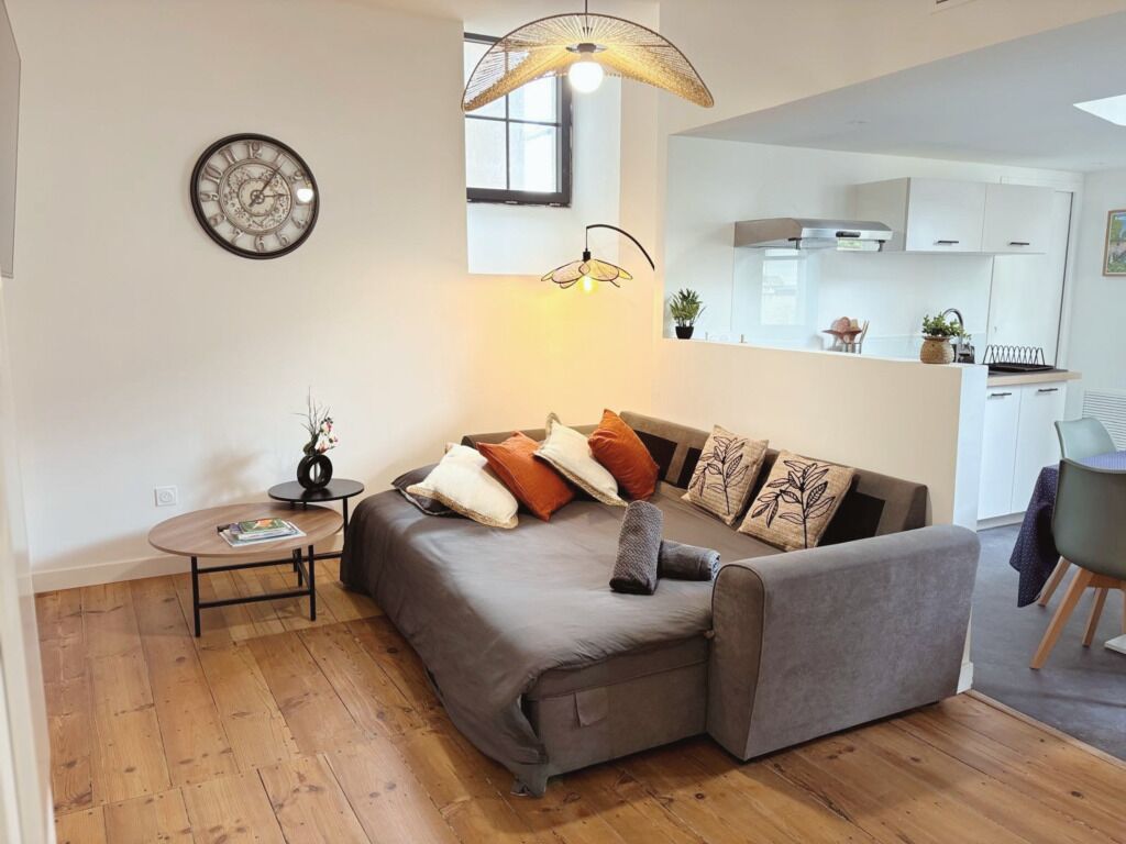 Smart TV, books, offices