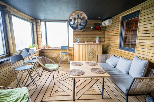 Retraite au bord du lac avec terrasse panoramique