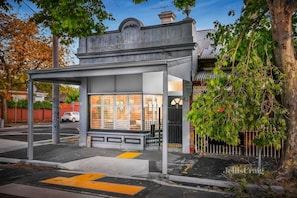 Apartment, 3 Bedrooms, Accessible | Exterior - Cozy House Ideal Location (Melbourne)