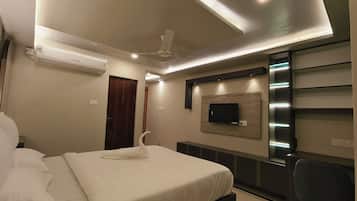 Desk, laptop workspace, free WiFi