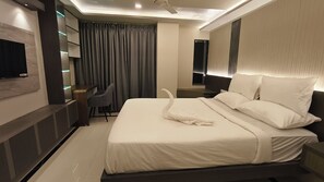 Deluxe-Zimmer | Schreibtisch, laptopgeeigneter Arbeitsplatz, kostenloses WLAN