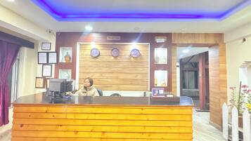 ฝ่ายต้อนรับ