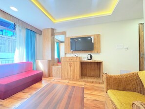 Superior Room, 1 King Bed, City View | Desk, free WiFi, bed sheets - Golden Dolma Hotel & Spa Darjeeling (Darjeeling)