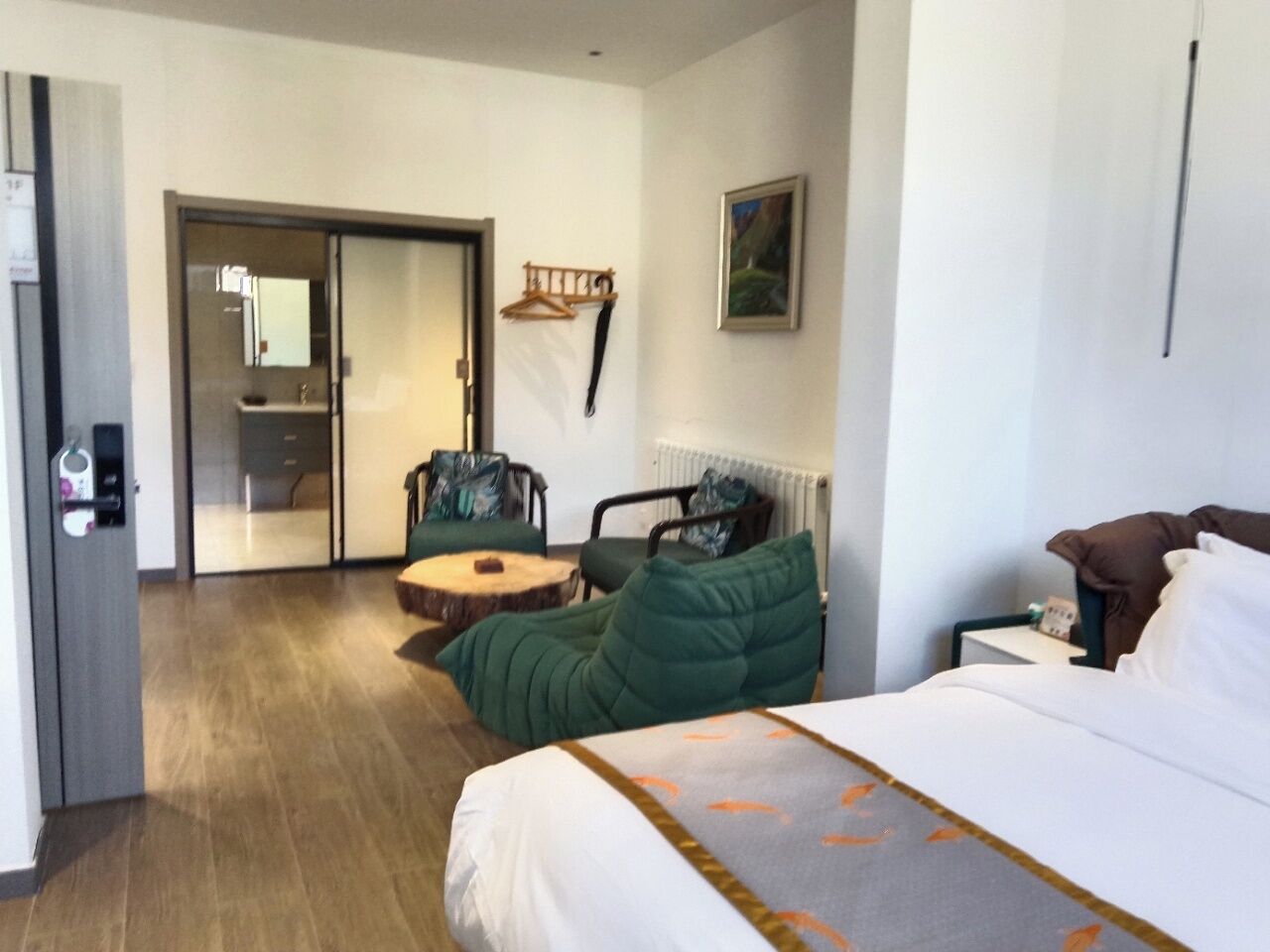 Senior-Haus, Terrasse, Blick auf den Innenhof | Schreibtisch, kostenloses WLAN