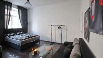 Basic Apartment | Iron/ironing board