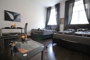 Basic Apartment | Interior - Premium 1BR Stay for 5 Prime Location (Vienna)
