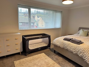 Apartment, 2 Bedrooms | 2 bedrooms - Willow House Sleeps 4 Family Travel Seaside Stay (Folkestone)