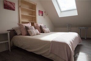 6 bedrooms, iron/ironing board, travel cot, free WiFi - Family estate 14p - Pets, 7 hectares of nature, PMR access (Challain-la-Potherie)