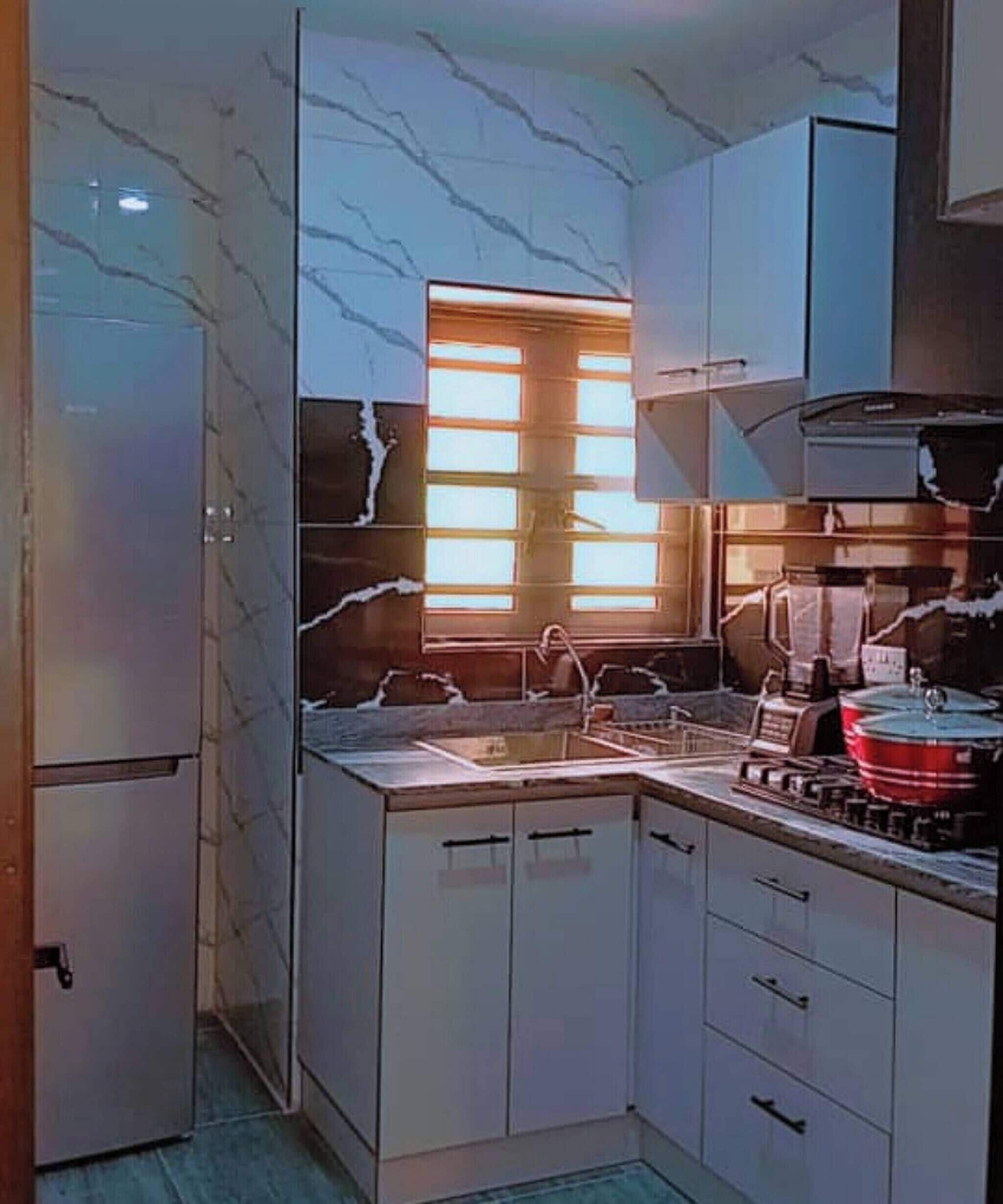 المنشأة من الداخل