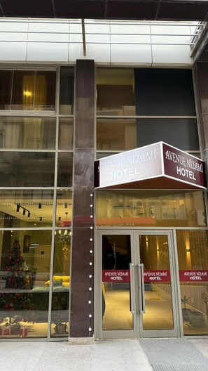 Front of property - Avenue Nizami Hotel (Baku)