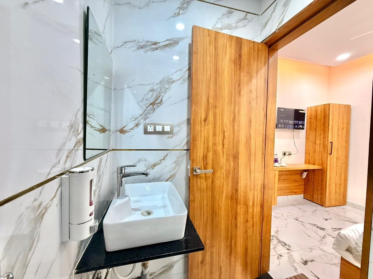 ห้องซูพีเรียดับเบิล | โต๊ะทำงาน, พื้นที่ทำงานแบบใช้แล็ปท็อป, เตารีด/โต๊ะรีดผ้า, Wi-Fi ฟรี