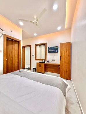 Superior Double Room - Hotel Betwa Sarowar (orchha)