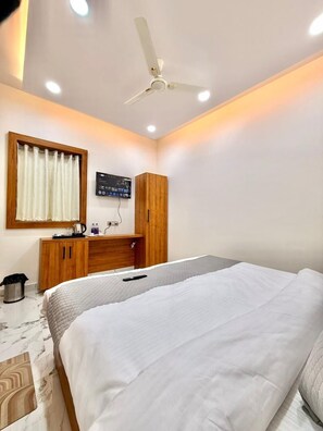 Superior Double Room - Hotel Betwa Sarowar (orchha)