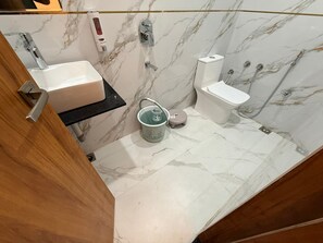 Superior Double Room | Bathroom - Hotel Betwa Sarowar (orchha)