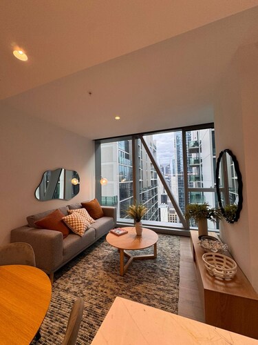 Luxury 2-bedroom Apartment in the Heart of Melbourne