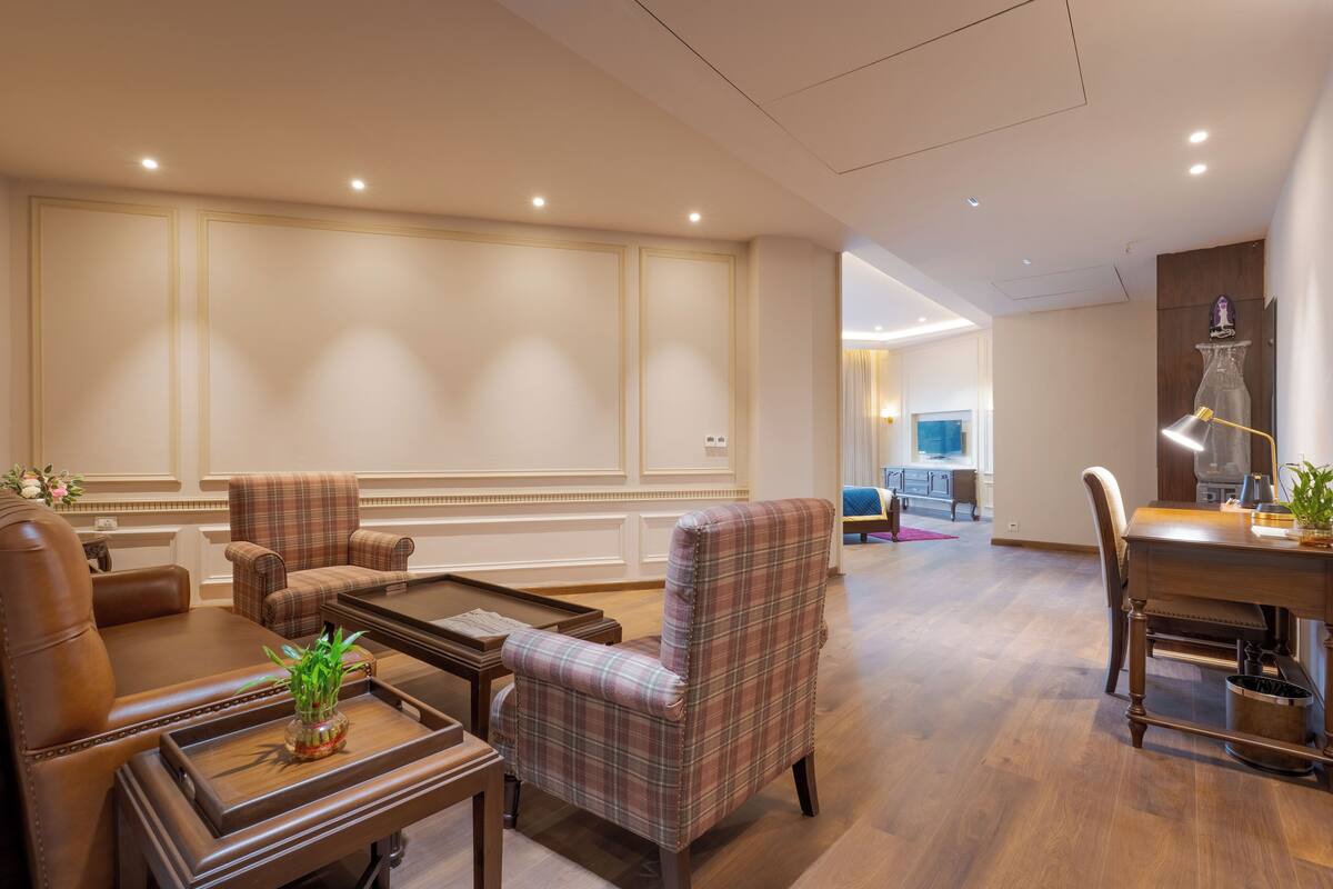 Iron/ironing board, free WiFi