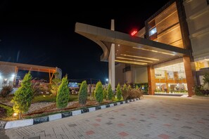 Exterior - Soni Arena hotel (Dehlan)