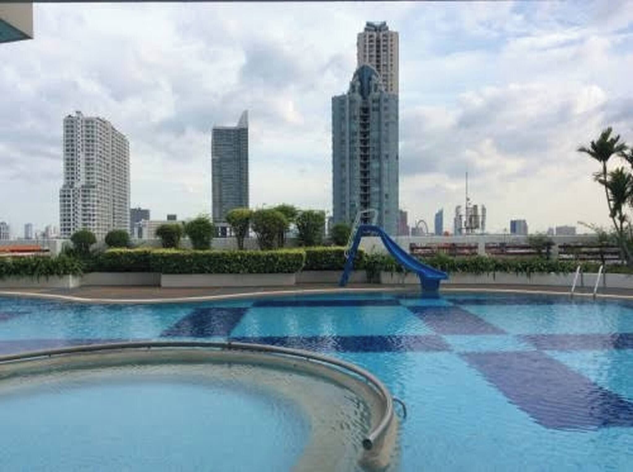 อพาร์ทเมนท์, 2 ห้องนอน, พร้อมสิ่งอำนวยความสะดวกสำหรับผู้พิการ, วิวเมือง | สระว่ายน้ำ | สระว่ายน้ำกลางแจ้ง