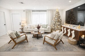 Interior - Sunny Oasis Near the Beach – 4BR/3BA Pool Home (Boynton Beach)