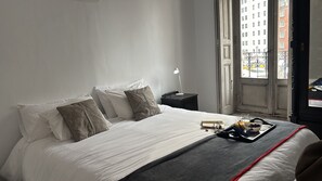 Ferros/tábuas de passar roupa, Wi-Fi, roupa de cama