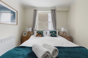 Iron/ironing board, WiFi, bed sheets - Hyde Park Stylish and central apartment (London)