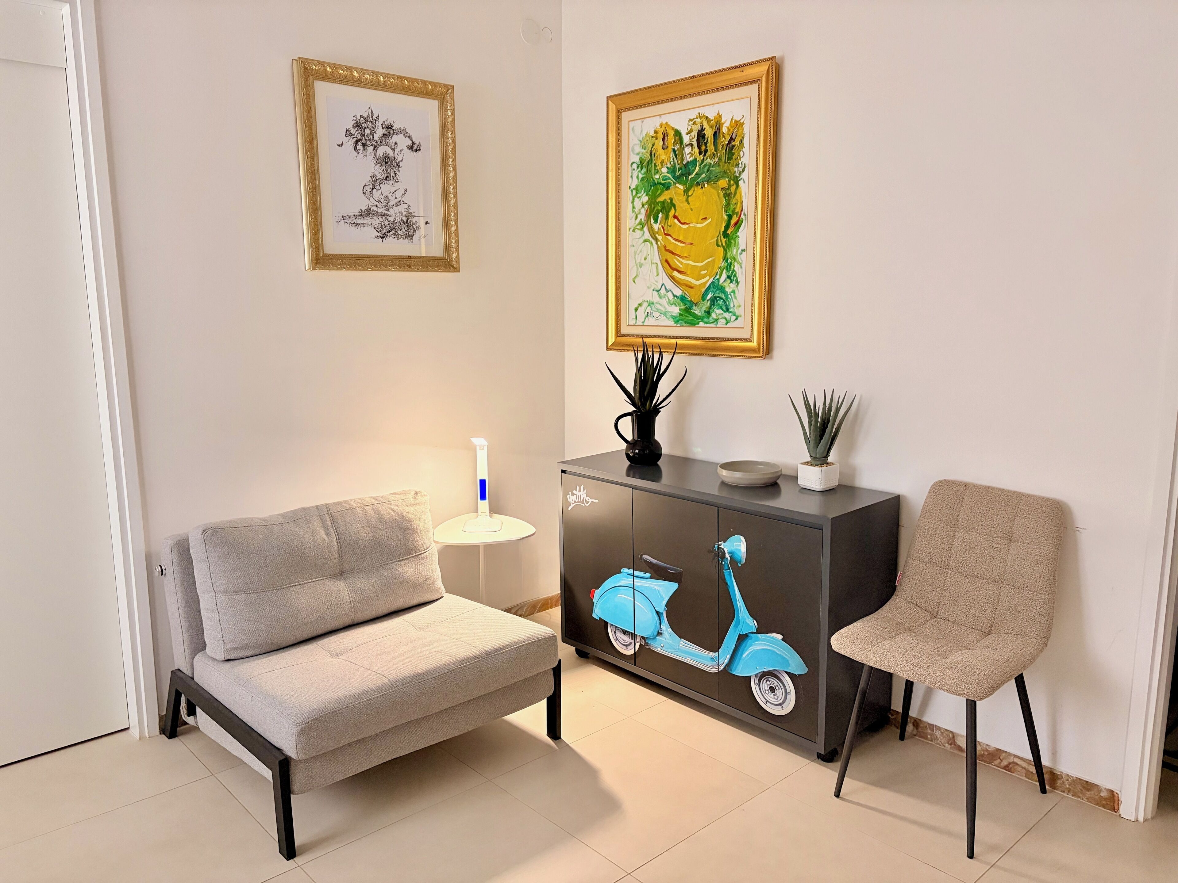 Comfort Apartment, Partial Sea View | Living area