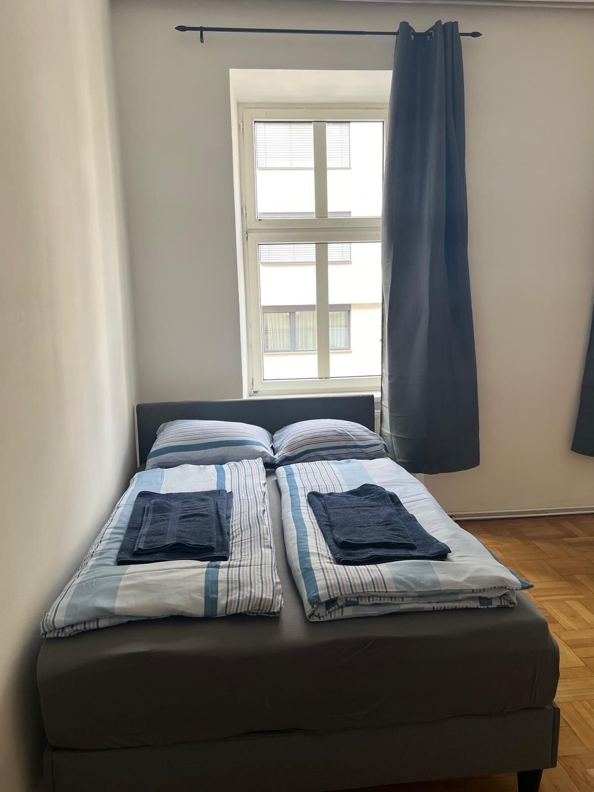 Apartament bàsic | Planxa i posts de planxar 