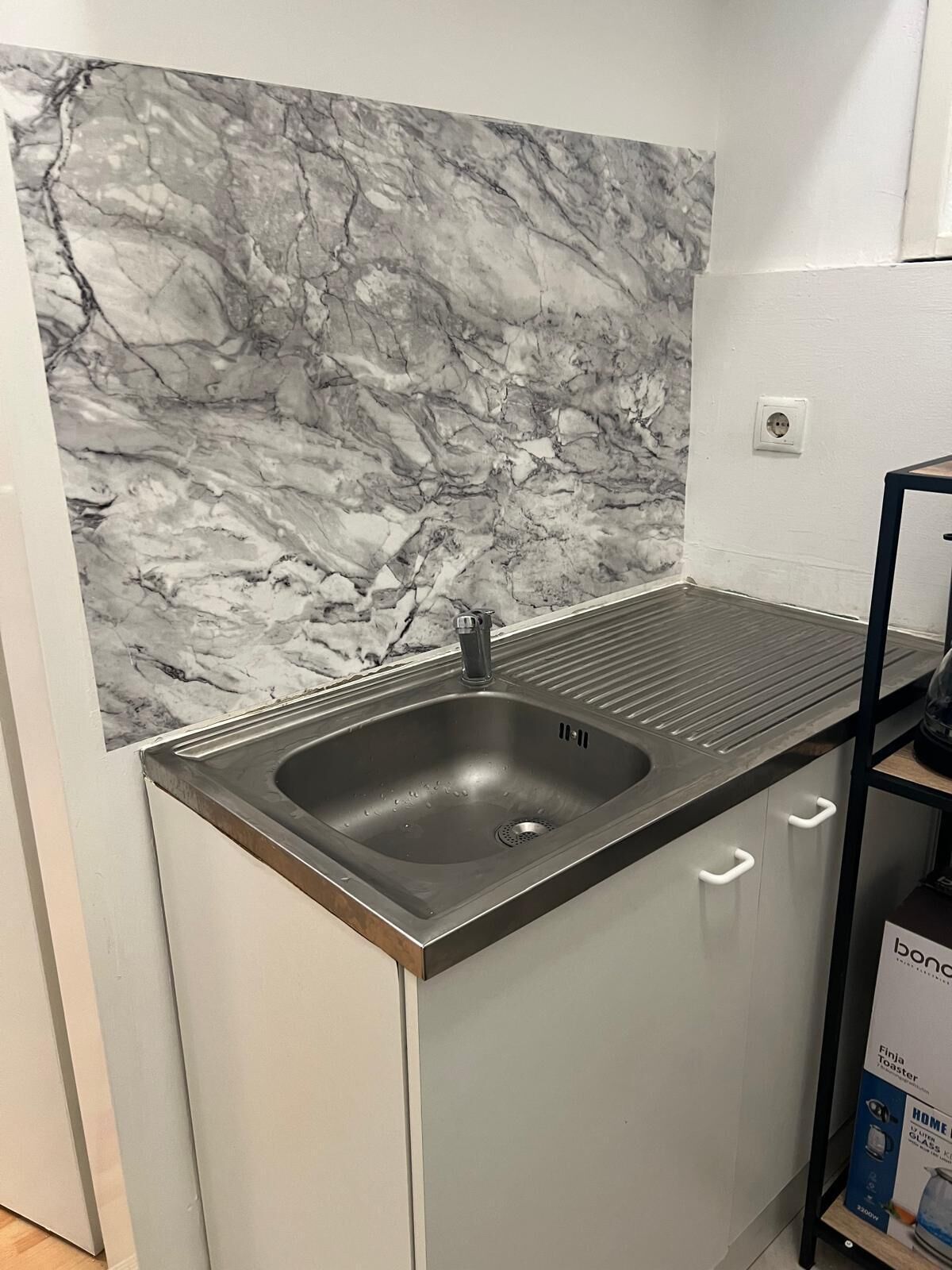 Basic-Apartment | Eigene Küche | Kühlschrank, Mikrowelle, Ofen, Herdplatte